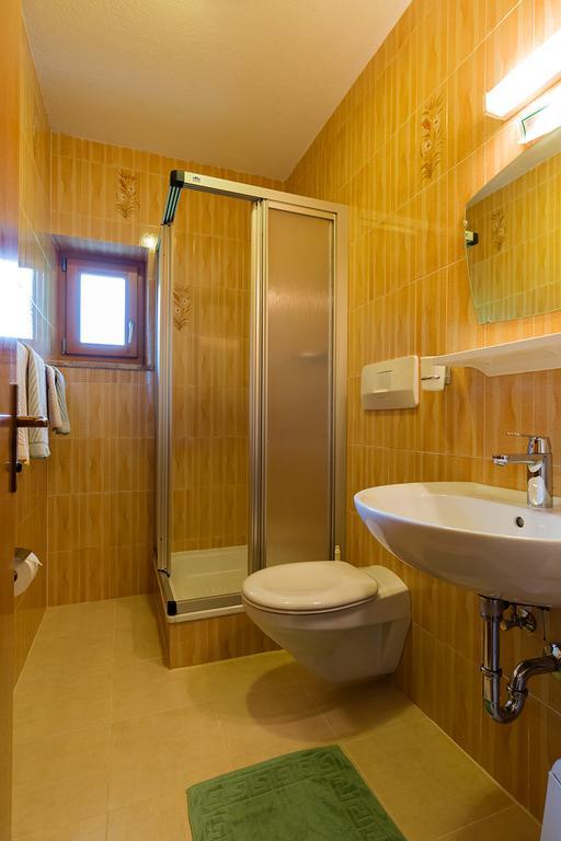라시네스 Garni Bergland B&B 외부 사진
